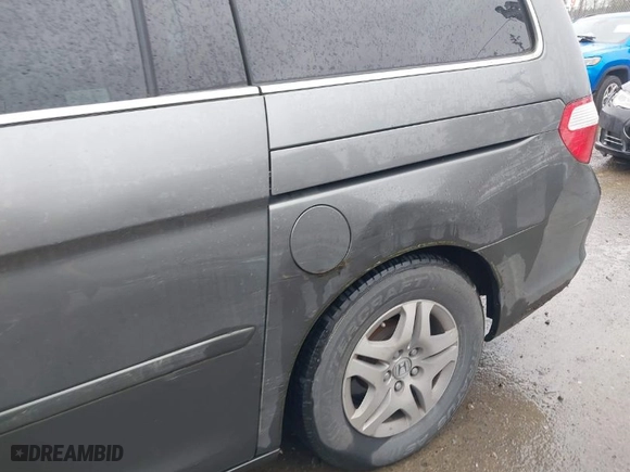 2007 Honda Odyssey EX-L with VIN 5FNRL38687B462147, listed as a IAAI auction lot 41855258 with 272,015 mi miles. Bid and sale history available at carsss.com. Image 6.
