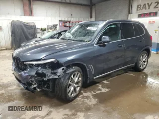 2021 BMW X5 xDrive40i z VIN 5UXCR6C00M9G00599, wystawiony jako Copart lot #51536795 z przebiegiem 55 422 mil mil oraz Szkoda całkowita • Salvage title. Historia ofert i sprzedaży dostępna na DreamBid. Obrazek 1.