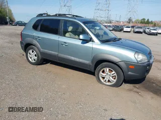 2008 Hyundai Tucson SE with VIN KM8JN12D88U866718, listed as a IAAI auction lot 42077675 with 110,810 mi miles. Bid and sale history available at carsss.com. Image 1.