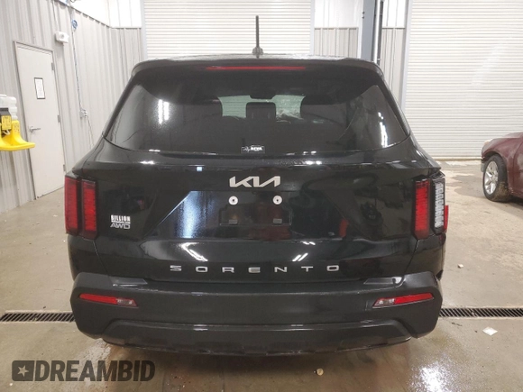 2022 Kia Sorento LX z VIN 5XYRGDLC8NG083601, wystawiony jako Copart lot #42580075 z przebiegiem 28 725 mil mil oraz Szkoda całkowita • Salvage title. Historia ofert i sprzedaży dostępna na DreamBid. Obrazek 6.