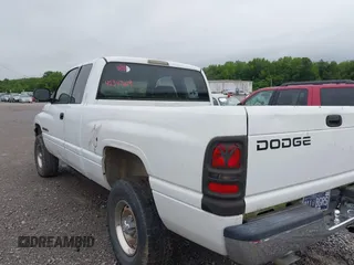 1999 Dodge 1500 z VIN 1B7HF13Y3XJ616238, wystawiony jako IAAI lot #42347619 z przebiegiem 225 237 mil mil oraz . Historia ofert i sprzedaży dostępna na DreamBid. Obrazek 3.