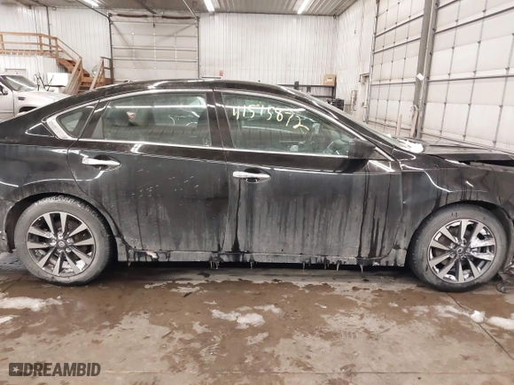 2017 Nissan Altima 2.5 SV with VIN 1N4AL3AP7HC247721, listed as a IAAI auction lot 41515872 with 133,938 mi miles. Bid and sale history available at carsss.com. Image 14.