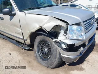 2004 Ford Explorer XLS z VIN 1FMZU72E14UC11599, wystawiony jako IAAI lot #41749597 z przebiegiem 82 805 mil mil oraz . Historia ofert i sprzedaży dostępna na DreamBid. Obrazek 6.