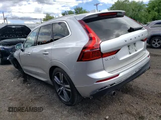 2021 Volvo XC60 Momentum with VIN YV4A22RK1M1684391, listed as a Copart auction lot 61028104 with 29,280 mi miles and Non Repairable. Bid and sale history available at carsss.com. Image 2.