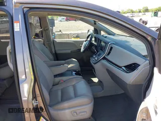 2018 Toyota Sienna XLE Auto Access Seat with VIN 5TDYZ3DC9JS921680, listed as a IAAI auction lot 42271593 with 141,417 mi miles and . Bid and sale history available at DreamBid. Image 5.