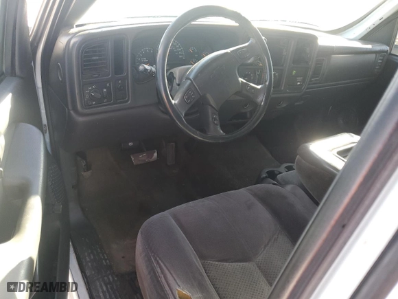 2003 Chevrolet Silverado 1500 Work Truck with VIN 2GCEC19X831130085, listed as a Copart auction lot 84295874 with 204,175 mi miles and Salvage Title. Bid and sale history available at carsss.com. Image 8.