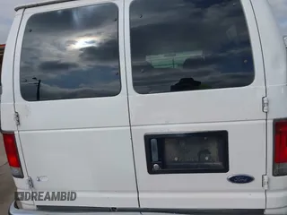 2003 Ford Econoline Passenger XL with VIN 1FDSS31L13HB83911, listed as a IAAI auction lot 42213376 with 236,989 mi miles. Bid and sale history available at carsss.com. Image 18.