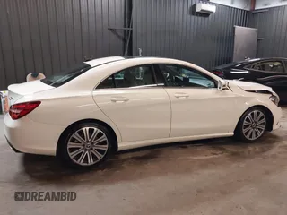 2018 Mercedes-Benz CLA 250 с VIN WDDSJ4GB0JN523159, выставлен на аукционе IAAI как лот 42055000 с пробегом 53 496 миль миль и . История ставок и продаж доступна на DreamBid. Изображение 13.