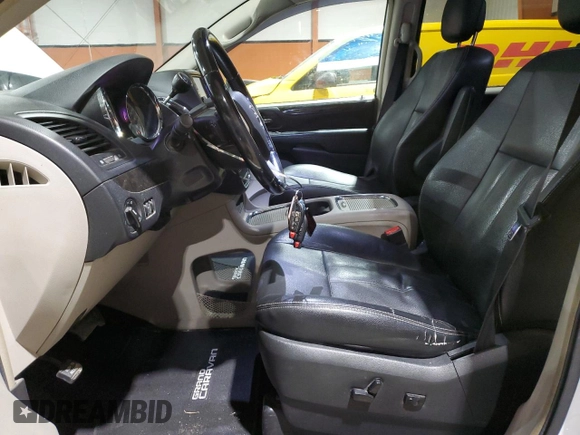 2017 Dodge Grand Caravan Crew Plus with VIN 2C4RDGDG0HR686411, listed as a Copart auction lot 43942305 with 200,408 mi miles and Clean Title. Bid and sale history available at DreamBid. Image 7.