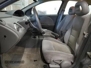 2006 Saturn ION z VIN 1G8AL55F56Z127010, wystawiony jako Copart lot #87758635 z przebiegiem 132 967 mil mil oraz Szkoda całkowita • Salvage title. Historia ofert i sprzedaży dostępna na DreamBid. Obrazek 7.