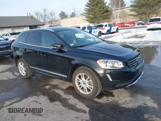 2015 Volvo XC60 T5 z VIN YV4612RK5F2735395, wystawiony jako IAAI lot #41627164 z przebiegiem 47 459 mil mil oraz . Historia ofert i sprzedaży dostępna na DreamBid. Obrazek 1.