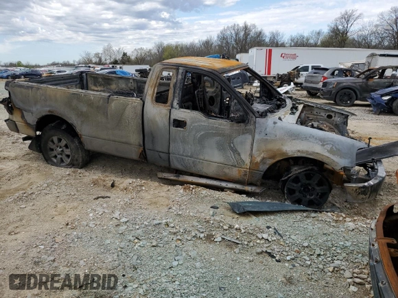 2008 Ford F-150 XL z VIN 1FTRF14W18KD70268, wystawiony jako Copart lot #51815225 z przebiegiem Nie podano mil oraz Nie do naprawy • Non repairable. Historia ofert i sprzedaży dostępna na DreamBid. Obrazek 4.