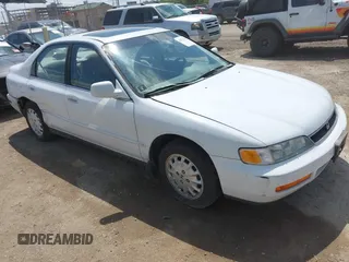 1997 Honda Accord EX с VIN 1HGCD5653VA201234, выставлен на аукционе IAAI как лот 42371208 с пробегом 112 686 миль миль и . История ставок и продаж доступна на DreamBid. Изображение 1.