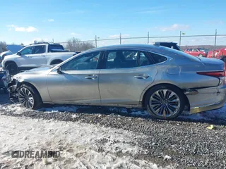 2018 Lexus LS with VIN JTHC51FF5J5005343, listed as a IAAI auction lot 41582364 with 93,085 mi miles. Bid and sale history available at carsss.com. Image 15.