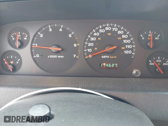2003 Jeep Grand Cherokee Laredo z VIN 1J4GX48S33C519404, wystawiony jako IAAI lot #42164364 z przebiegiem 174 627 mil mil oraz . Historia ofert i sprzedaży dostępna na DreamBid. Obrazek 7.