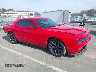 2019 Dodge Challenger SXT z VIN 2C3CDZAG1KH587555, wystawiony jako IAAI lot #41719490 z przebiegiem 58 250 mil mil oraz . Historia ofert i sprzedaży dostępna na DreamBid. Obrazek 1.
