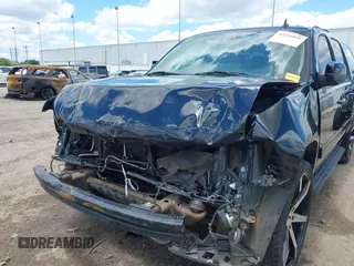 2013 Chevrolet Suburban LT с VIN 1GNSCJE04DR146389, выставлен на аукционе IAAI как лот 42234931 с пробегом 77 555 миль миль и . История ставок и продаж доступна на DreamBid. Изображение 6.