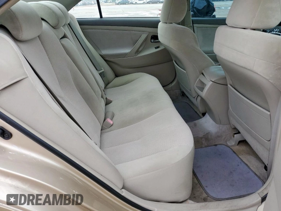 2010 Toyota Camry z VIN 4T1BF3EK4AU112728, wystawiony jako Copart lot #54740835 z przebiegiem 133 340 mil mil oraz Szkoda całkowita • Salvage title. Historia ofert i sprzedaży dostępna na DreamBid. Obrazek 10.