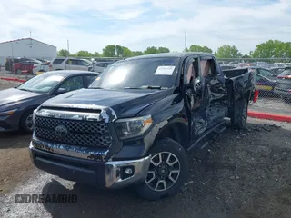 2018 Toyota Tundra SR5 z VIN 5TFDW5F15JX766487, wystawiony jako IAAI lot #42201299 z przebiegiem 251 069 mil mil oraz . Historia ofert i sprzedaży dostępna na DreamBid. Obrazek 6.