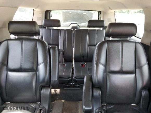 2007 Chevrolet Suburban LTZ with VIN 3GNFK16377G132133, listed as a Copart auction lot 68773094 with 172,310 mi miles and Non Repairable. Bid and sale history available at carsss.com. Image 10.
