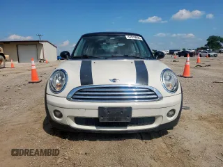 2010 MINI Hardtop with VIN WMWMF3C50ATZ61512, listed as a Copart auction lot 57819095 with 150,848 mi miles and Clean title. Bid and sale history available at DreamBid. Image 5.