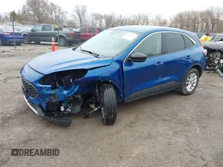 2022 Ford Escape SE with VIN 1FMCU9G69NUB89288, listed as a IAAI auction lot 41879715 with 40,737 mi miles and . Bid and sale history available at carsss.com. Image 2.