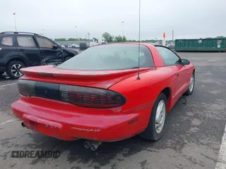 1994 Pontiac Firebird Formula z VIN 2G2FV22P2R2250731, wystawiony jako IAAI lot #42197238 z przebiegiem 97 175 mil mil oraz . Historia ofert i sprzedaży dostępna na DreamBid. Obrazek 4.
