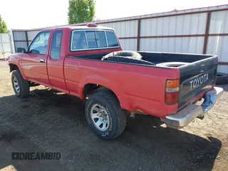 1994 Toyota Pickup SR5 z VIN JT4VN13GXR5137839, wystawiony jako IAAI lot #42374483 z przebiegiem 202 521 mil mil oraz . Historia ofert i sprzedaży dostępna na DreamBid. Obrazek 3.