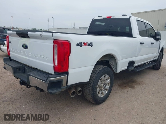 2024 Ford Super Duty F-250 SRW XL with VIN 1FT7W2BT3RED89605, listed as a IAAI auction lot 41890450 with 34,278 mi miles. Bid and sale history available at carsss.com. Image 4.