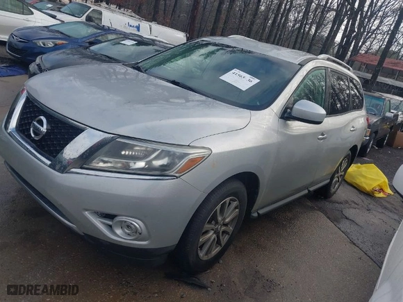 2016 Nissan Pathfinder S with VIN 5N1AR2MN3GC615769, listed as a IAAI auction lot 41565136 with 158,441 mi miles. Bid and sale history available at carsss.com. Image 2.