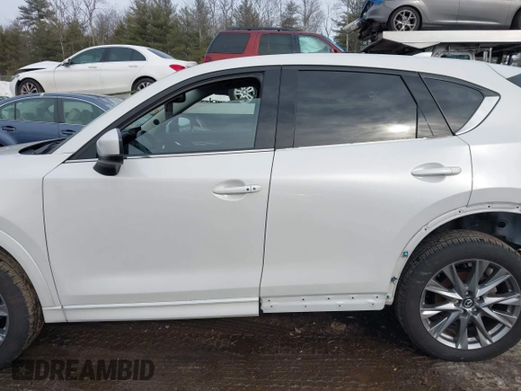 2024 Mazda CX-5 2.5 S Premium Package with VIN JM3KFBDL1R0432804, listed as a IAAI auction lot 41610696 with 20,484 mi miles. Bid and sale history available at carsss.com. Image 15.