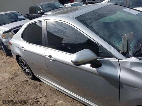 2021 Toyota Camry SE Nightshade with VIN 4T1G11AK2MU559612, listed as a IAAI auction lot 41596782 with 90,956 mi miles. Bid and sale history available at carsss.com. Image 13.