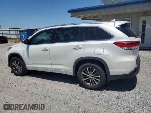 2017 Toyota Highlander XLE with VIN 5TDJZRFH2HS514016, listed as a Copart auction lot 57293565 with 125,738 mi miles and Salvage title. Bid and sale history available at DreamBid. Image 2.