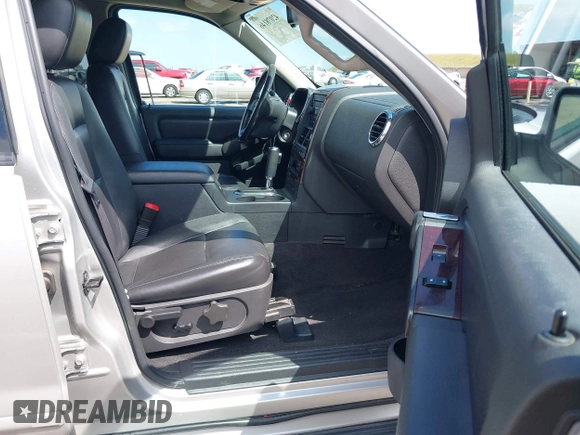 2006 Ford Explorer Limited with VIN 1FMEU758X6UA76064, listed as a IAAI auction lot 42078146 with 152,433 mi miles and . Bid and sale history available at DreamBid. Image 5.