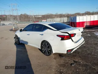 2020 Nissan Altima Platinum with VIN 1N4BL4FV3LN304396, listed as a IAAI auction lot 41441448 with 105,664 mi miles and . Bid and sale history available at carsss.com. Image 3.