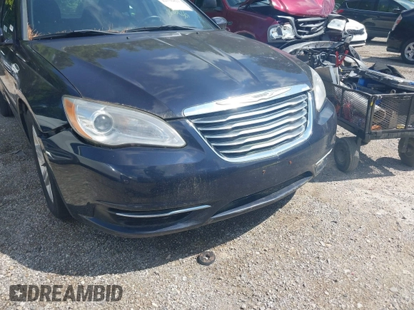2012 Chrysler 200 Touring z VIN 1C3CCBBG0CN224231, wystawiony jako IAAI lot #42536821 z przebiegiem 129 814 mil mil oraz . Historia ofert i sprzedaży dostępna na DreamBid. Obrazek 6.