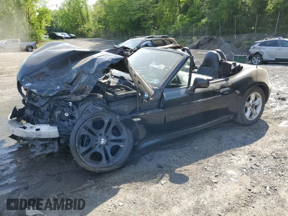 2000 BMW Z3 2.5 z VIN 4USCH9342YLF85373, wystawiony jako Copart lot #56733025 z przebiegiem Nie podano mil oraz Szkoda całkowita • Salvage title. Historia ofert i sprzedaży dostępna na DreamBid. Obrazek 1.