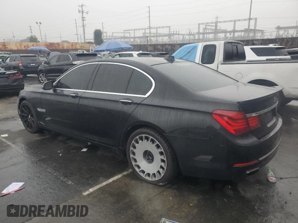2015 BMW 7 Series 740i with VIN WBAYA6C5XFD826718, listed as a Copart auction lot 86762994 with 181,475 mi miles and Clean title. Bid and sale history available at DreamBid. Image 2.