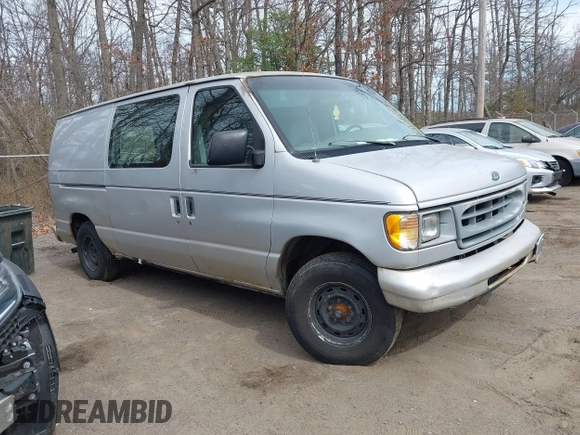 2001 Ford Econoline Cargo with VIN 1FTRE14281HA44065, listed as a IAAI auction lot 41828491 with 116,086 mi miles. Bid and sale history available at carsss.com. Image 1.