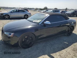 2013 Audi S5 Premium Plus z VIN WAUCGAFH2DN015567, wystawiony jako Copart lot #55349525 z przebiegiem 71 418 mil mil oraz Szkody całkowita. Historia ofert i sprzedaży dostępna na DreamBid. Obrazek 1.
