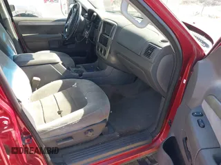 2004 Ford Explorer XLT z VIN 1FMZU73W74UB95173, wystawiony jako IAAI lot #42396738 z przebiegiem 139 703 mil mil oraz . Historia ofert i sprzedaży dostępna na DreamBid. Obrazek 5.