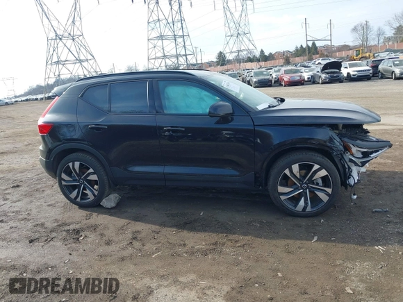 2024 Volvo XC40 Plus Dark Theme with VIN YV4L12UL8R2270960, listed as a IAAI auction lot 41642556 with 5,909 mi miles and . Bid and sale history available at DreamBid. Image 14.