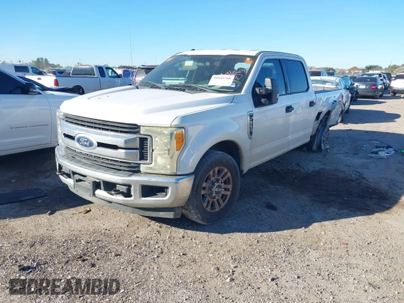 2019 Ford Super Duty F-250 SRW XL with VIN 1FT7W2A61KEG05954, listed as a IAAI auction lot 40849760 with 191,581 mi miles. Bid and sale history available at carsss.com. Image 17.