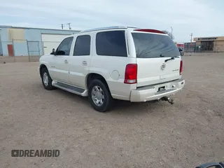 2005 Cadillac Escalade z VIN 1GYEC63T05R133618, wystawiony jako IAAI lot #41540610 z przebiegiem 212 947 mil mil oraz . Historia ofert i sprzedaży dostępna na DreamBid. Obrazek 3.