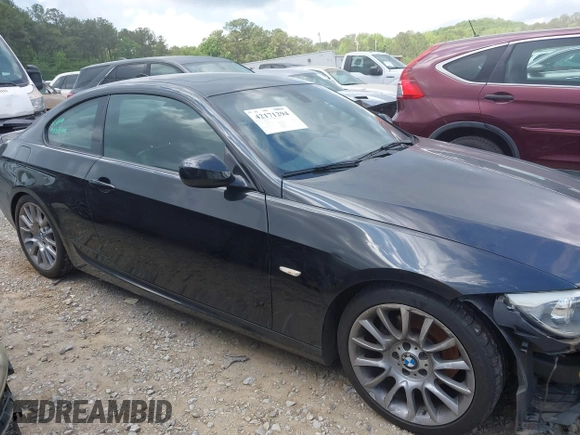 2011 BMW 3 Series 328i z VIN WBAKE3C59BE558791, wystawiony jako IAAI lot #42171294 z przebiegiem 59 256 mil mil oraz . Historia ofert i sprzedaży dostępna na DreamBid. Obrazek 13.