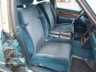 1982 Lincoln Continental with VIN 1MRBP98F1CY610073, listed as a IAAI auction lot 41953772 with 821,604 mi miles and . Bid and sale history available at DreamBid. Image 5.
