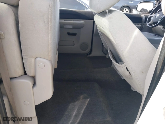 2007 Chevrolet Silverado 1500 LTZ with VIN 2GCEK13M071609477, listed as a IAAI auction lot 41042020 with 193,095 mi miles. Bid and sale history available at carsss.com. Image 8.