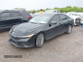 2024 Hyundai Elantra SE с VIN KMHLL4DG3RU829049, выставлен на аукционе IAAI как лот 42102549 с пробегом 12 021 миль миль и . История ставок и продаж доступна на DreamBid. Изображение 17.