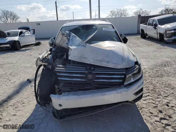 2018 Volkswagen Tiguan SEL with VIN 3VV3B7AX9JM215887, listed as a Copart auction lot 53504555 with 65,895 mi miles and Clean Title. Bid and sale history available at carsss.com. Image 5.