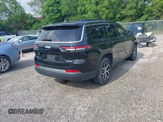 2024 Jeep Grand Cherokee Limited z VIN 1C4RJKBG5R8560752, wystawiony jako IAAI lot #42351090 z przebiegiem 28 740 mil mil oraz . Historia ofert i sprzedaży dostępna na DreamBid. Obrazek 4.